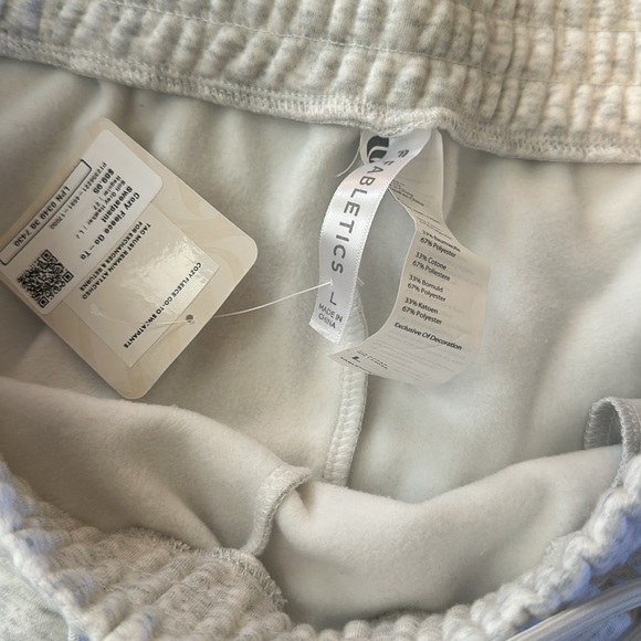 NWT woman’s Fabletics sweatpants. Size L - Picture 7 of 10